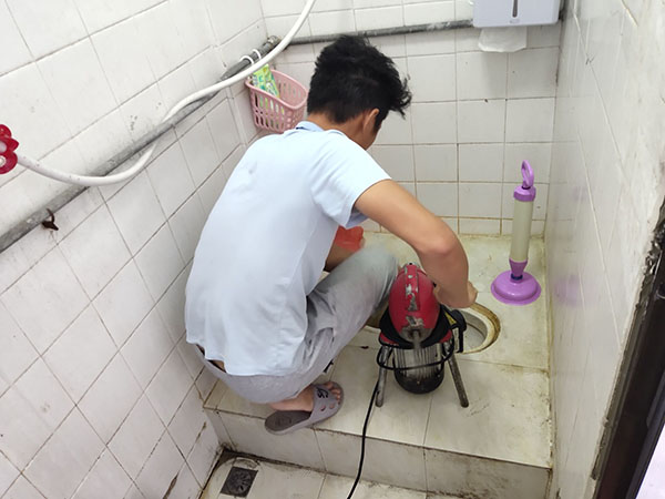 庆云肥皂掉到马桶里把马桶堵住了怎么办？马桶堵住了怎么办